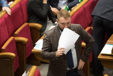 Поліція Чехії та Лозовий розповіли подробиці затримання нардепа через фальшиві гроші (відео)