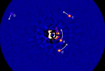 Астрономи вперше отримали прямий знімок екзопланетної системи