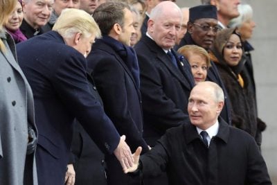 С "карлика" Путина смеются в сети из-за его рукопожатия с Трампом (фото) |  УНИАН
