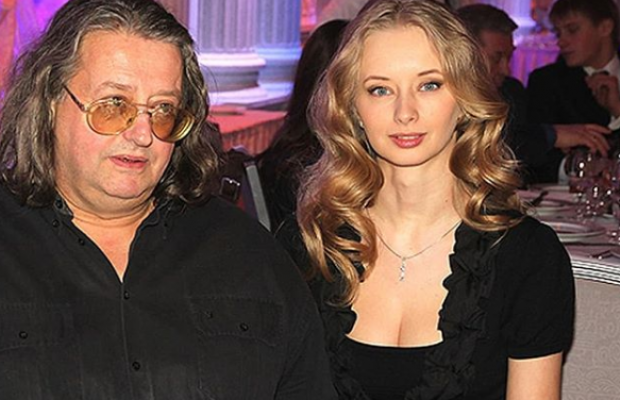 Известный российский певец стал отцом в 69 лет