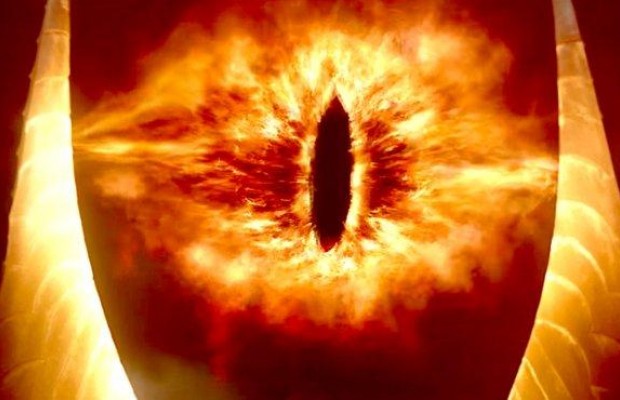 Один из небоскребов Сан-Франциско превратили в «башню Саурона» из "Властелина колец" (видео)