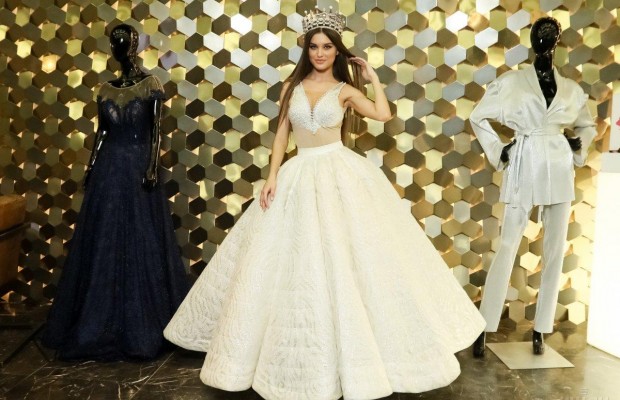 "Хрустальный блеск": в Киеве представили наряды для украинской участницы "Мисс Мира" (фото)