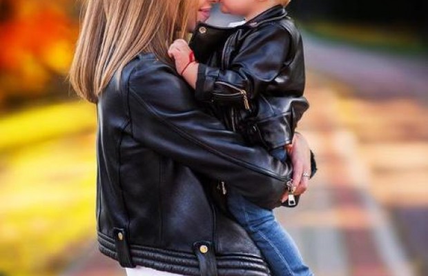 Постраждала у фатальній ДТП актриса "Дизель Шоу" зачарувала мережу фото із сином