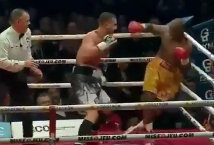 Гвоздик нокаутував Стівенсона і став чемпіоном світу / Скріншот - Instagram, boxing_worldwide1 Гвоздик нокаутував Стівенсона і став чемпіоном світу / Скріншот - Instagram, boxing_worldwide1