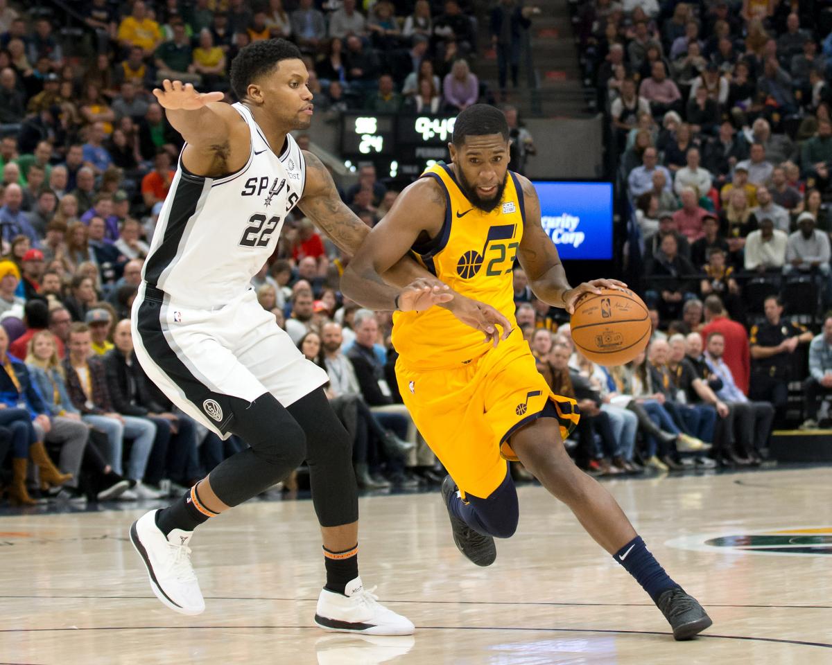 Юта обыграла Сан-Антонио в матче регулярного чемпионата НБА / Reuters