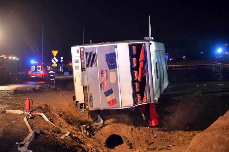 Автобус з 51 пасажиром занесло на дорозі / фото Gazeta Wroclawska Автобус з 51 пасажиром занесло на дорозі / фото Gazeta Wroclawska