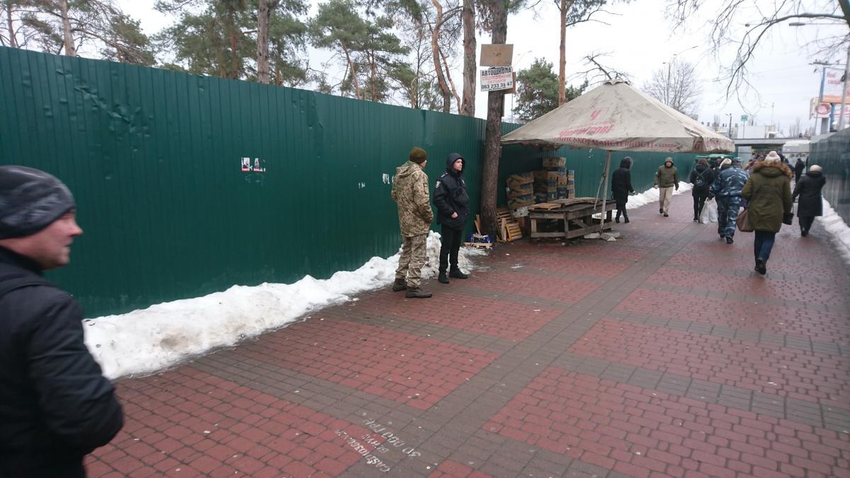 В соцсетях сообщали о &quot;ловле&quot; призывников возле станций метро / фото - Facebook - Дмитрий Кучер