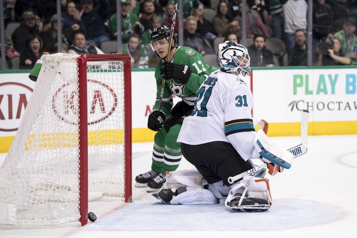 Даллас забросил три шайбы в игре с Сан-Хосе в регулярном чемпионате / Reuters