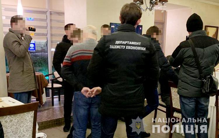 В Днепре задержали мошенников / фото Нацполиция В Днепре задержали мошенников / фото Нацполиция