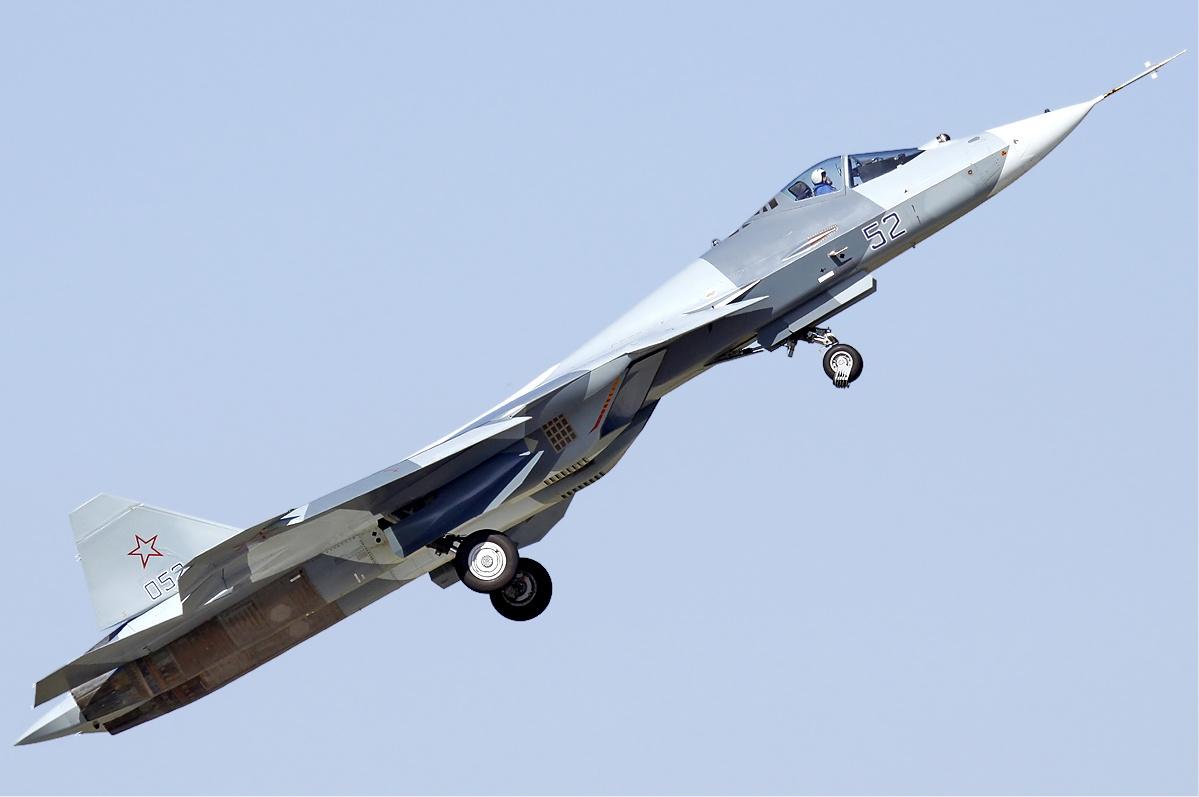 Армия РФ получила новую партию истребителей пятого поколения Су-57 (видео)