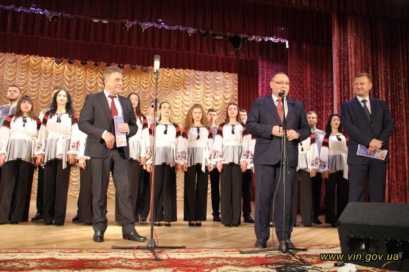 З вітальним словом до учасників фестивалю звернувся голова облдержадміністрації Валерій Коровій / фото прес-служба Вінницька облдержадміністрація З вітальним словом до учасників фестивалю звернувся голова облдержадміністрації Валерій Коровій / фото прес-служба Вінницька облдержадміністрація