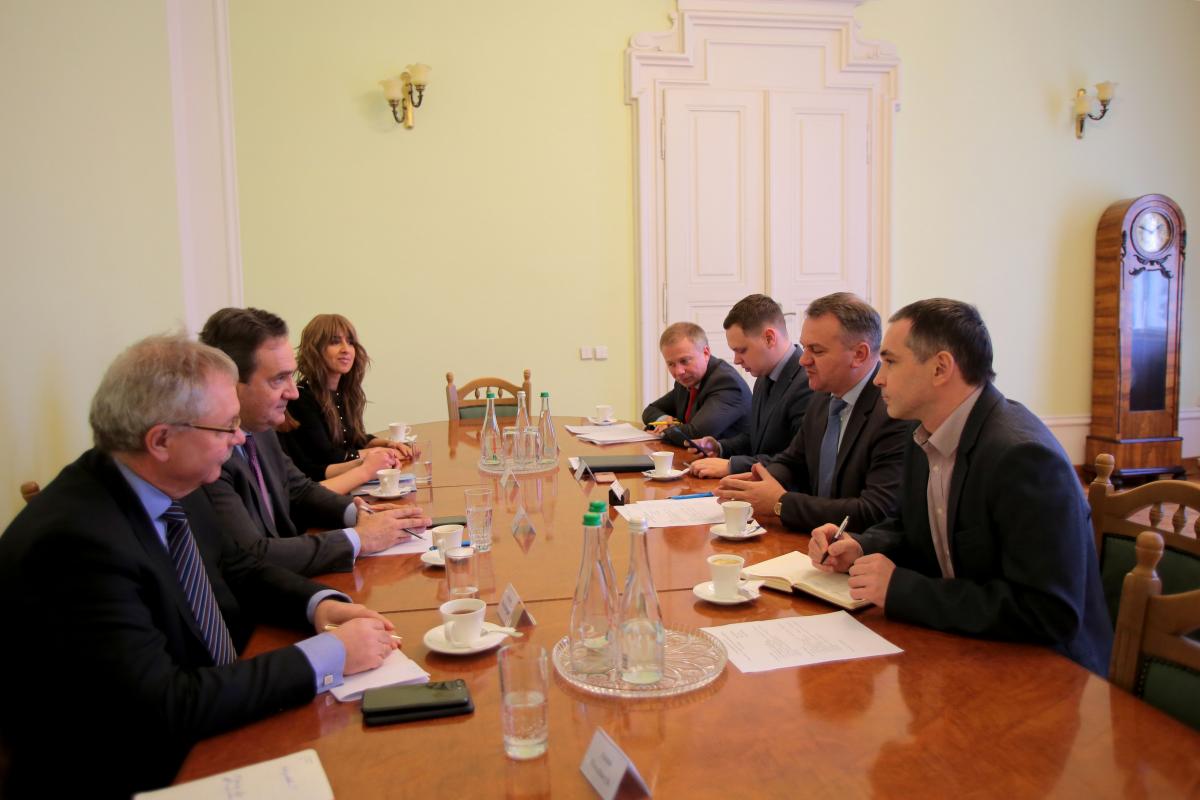 ЄІБ та ЄБРР виділять 176 мільйонів євро на покращення безпеки руху в Україні