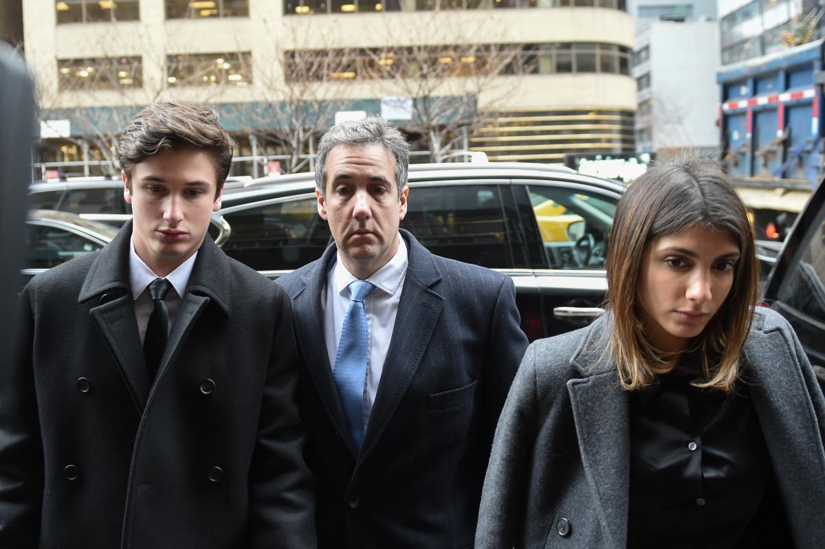 Майкл Коен приїхав у суд з родиною, донькою й сином / REUTERS
