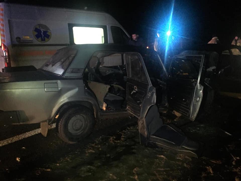 На Одещині внаслідок ДТП загинули дві людини, ще четверо постраждали (фото) На Одещині внаслідок ДТП загинули дві людини, ще четверо постраждали (фото)