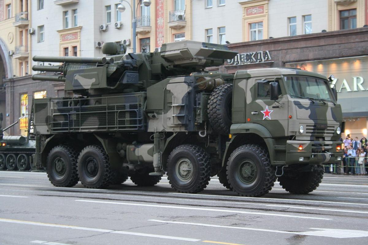 В РФ продемонстрировали средства ПВО в Москве в виде 'Панцирь-С1М' на 35-метровой башне В РФ продемонстрировали средства ПВО в Москве в виде 'Панцирь-С1М' на 35-метровой башне