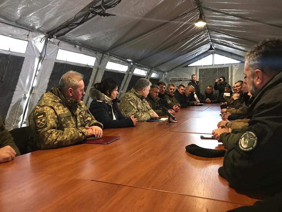 Порошенко одобрил решение о создании Совета ветеранов при Министерстве / фото facebook.com/Iryna.Friz Порошенко одобрил решение о создании Совета ветеранов при Министерстве / фото facebook.com/Iryna.Friz