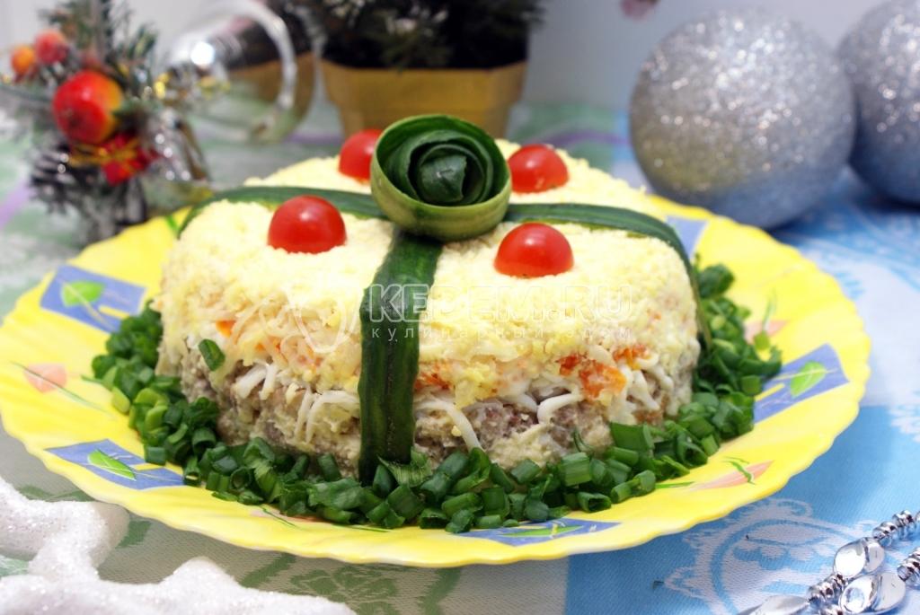 Оригинальный салат «Подарочек» станет главным украшением вашего стола / фото kedem.ru