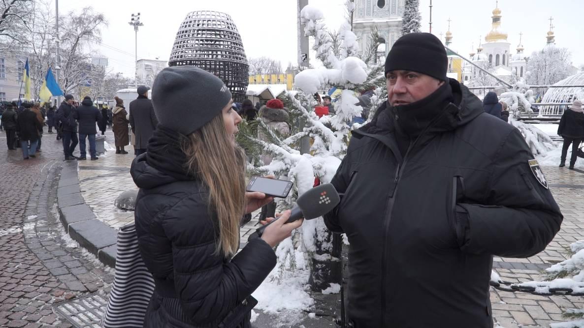 Журналістка "Громадського" і командир полку особливого призначення Руслан Цикалюк / скріншот Журналістка "Громадського" і командир полку особливого призначення Руслан Цикалюк / скріншот