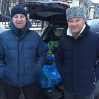 Crimean Tatar activists bring food, clothes to captive Ukrainian sailors in Moscow