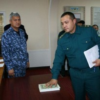 В Узбекистане правоохранители на Коране поклялись не брать взяток