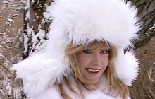 С кудряшками и вся в белом: Пугачева "завалила" Instagram своими фото