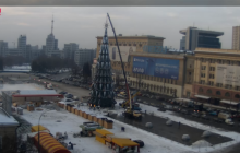 В центре Харькова установили новогоднюю елку
