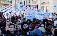 Франція вирішила не підвищувати податок на пальне протягом року