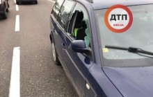 "Відкладав на розмитнення?": у Києві з "євробляхи" вкрали 300 тисяч гривень (фото)