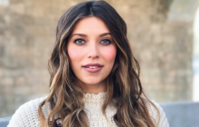 Тодоренко у відвертому купальнику вивалила груди-"годувальниці" (фото)