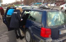 Поліція спіймала злочинців, які вкрали 300 тисяч гривень з "євробляхи" у Києві (фото, відео)