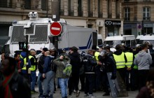 Макрон vs Путин: российский след французских протестов