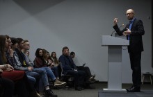 Яценюк назвал пять основных вызовов для Украины-2019
