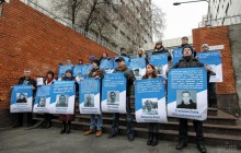 Возле представительства ЕС в Киеве состоялась акция в поддержку украинских политзаключенных и пленных (фоторепортаж)