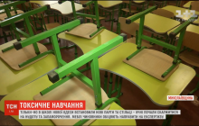 На Николаевщине в школе первоклашкам поставили токсичные парты - дети падали в обморок (видео)