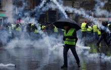 У Парижі почалися сутички протестувальників з поліцією (відео)