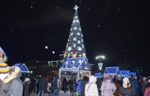 У Чернігові відкрили головну ялинку та "Казкове містечко" (фоторепортаж)