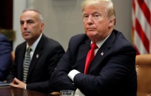 Трамп поки не оголошує надзвичайний стан в США і запрошує опонентів на переговори - Пенс