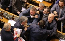 Понад половина українців вважають політичну ситуацію в країні напруженою - опитування
