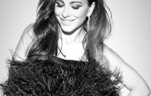 Ані Лорак після новин про розлучення з'явилася в "жалобному" пір'ї (фото)