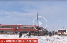 В Сербии поезд врезался в школьный автобус (видео)