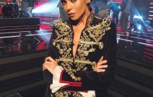 В мундире и с афрокосичками: Каменских покорила сеть смелым образом (фото)