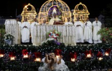 Pope Francis at Vigil Mass: 'God gives life at Christmas' – media