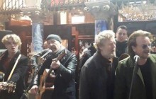 Известные музыканты спели на улице Дублина для бездомных (видео)