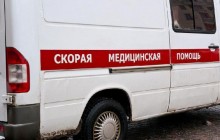 Корпоратив по-русски: в Санкт-Петербурге пьяный мужчина напал на скорую помощь (видео)
