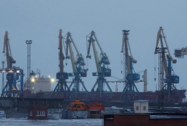 Ще три судна з краденим металом вийшли з Маріупольського порту – радник мера