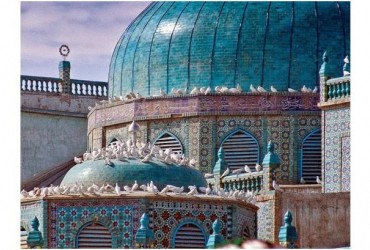 Почему Голубую мечеть в Афганистане называют жемчужиной восточной архитектуры