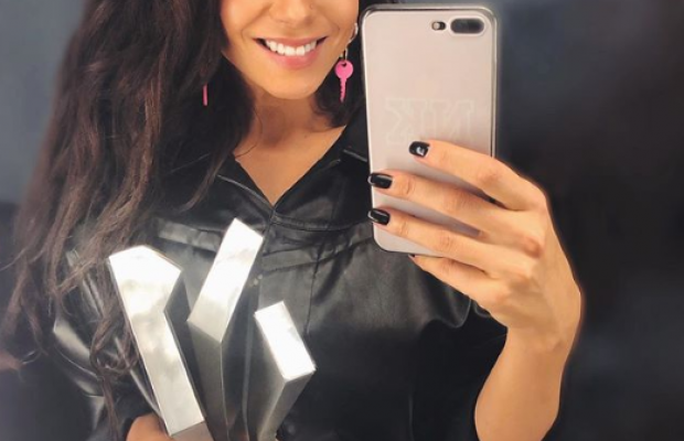 Розкішна Настя Каменських похвалилася нагородами (фото)