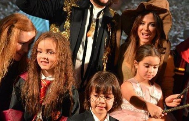 Лорак з донькою прийшла на сімейне свято російського поп-короля (фото)