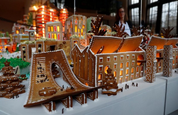В Британии из рождественских пряников создали макет города (фото, видео)