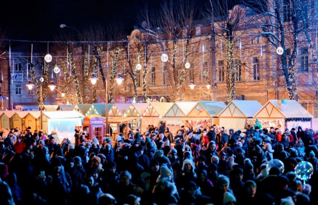 В центре Хмельницкого новогодне-рождественская ярмарка будет работать до 19 января (фоторепортаж)